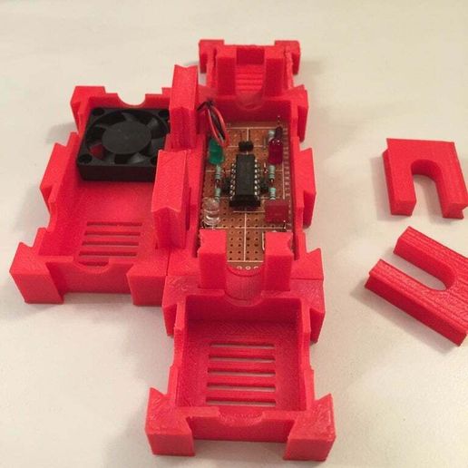 IMG_1261.JPG Modular box for electronic developments