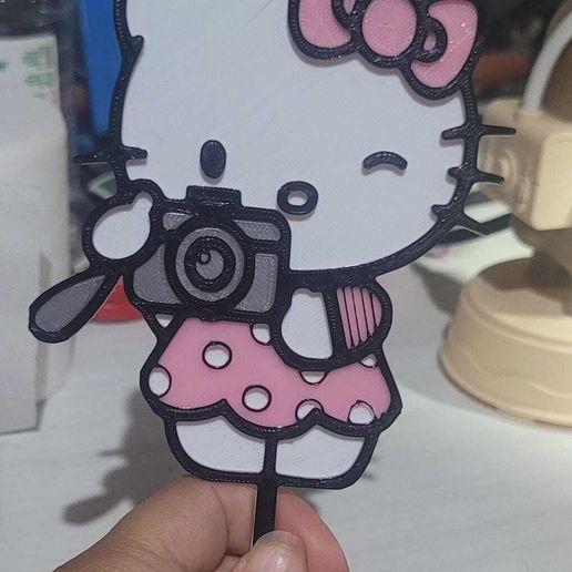 IMG-20251214-WA0002.jpg hallo kitty ornament