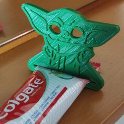 IMG_20200618_085657__01.jpg Archivo STL Exprimidor de pasta de dientes Baby Yoda・Diseño imprimible en 3D para descargar