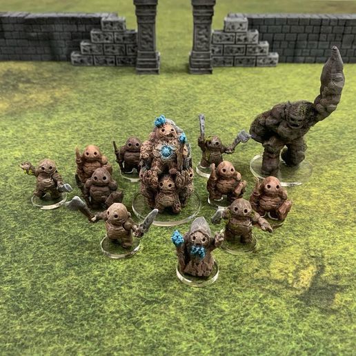 a1e3fb2e3c7c81e40f9287badc39994e_display_large.jpg Lehmzauberer (28mm/32mm Maßstab)