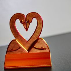 IMG_0414.jpg 3D file Graceful 3D Printed Swan Figurine that Forms a Perfect Heart・3D printing design to download