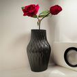 StreamyflJoury.jpg Streamlined Vase