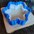 1702041771678-1.jpg CHRISTMAS SNOWFLAKE BREAD/ SANDWICH CUTTER AND SEALER/ COOKIE CUTTER
