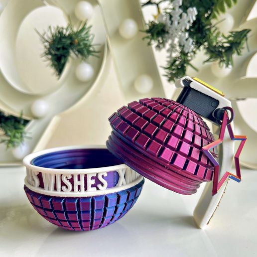 Xmas Grenade Secret Box/Prop/Toy