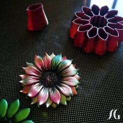 Screenshot_20230707-221331_Instagram.jpg Sunflower stamp-cutter + petal