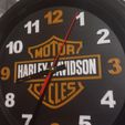 20240418_203349.jpeg HORLOGE MURALE BICOLORE HARLEY DAVIDSON