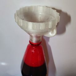 54f161c4dadd7d145a6d0c1125c4cf79_display_large.jpg Free STL file Funnel to screew on bottles (With or Without Vent)・Design to download and 3D print, Zoltan3D