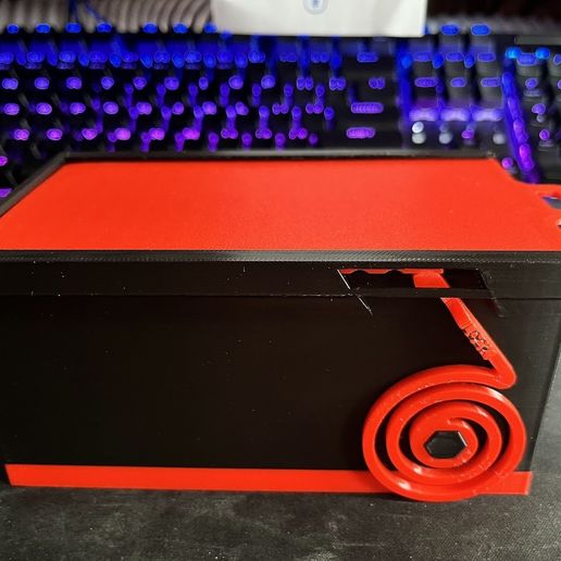 IMG_2807.jpg Spring Ratcheting Lock Box