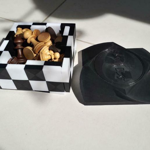 dOfc9Bp.jpg Box-foldable chessboard with lid