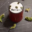 LegAttachment1.jpg Personalizable Hombre Comiendo Planta