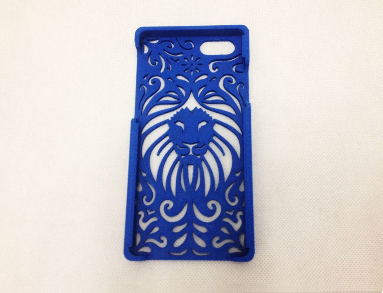 Tribal-Lion-Iphone-real.jpg Download STL file Tribal Lion Floral Iphone Case 4 4s • 3D printing design, Custom3DPrinting
