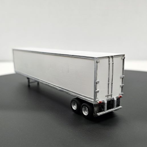 20240325_110607.jpg 48' SEMI TRAILER  HO SCALE