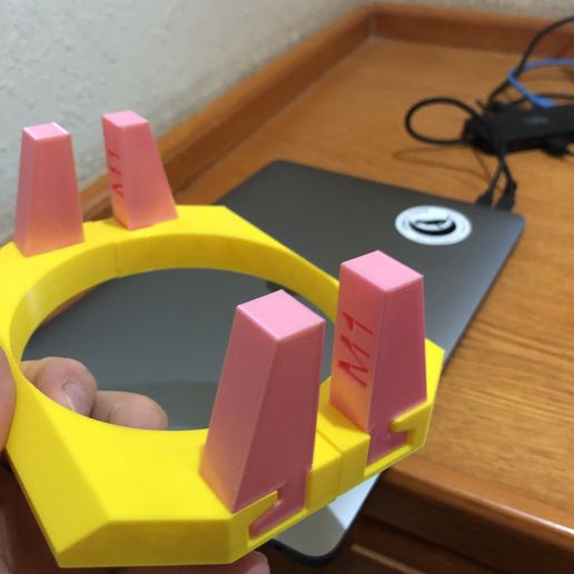 IMG_1667.jpg Modular Vertical Laptop Stand