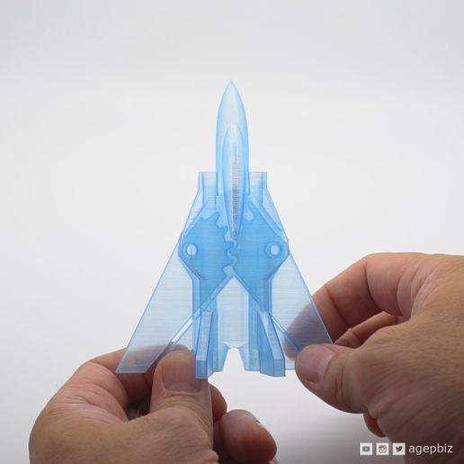 jet_fighter_hollow.jpg Surprise Egg #6 - Tiny Jet Fighter