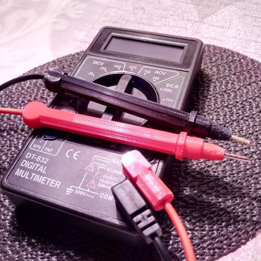 IMG_20200522_215647.jpg Jeu entièrement démonté de sondes et de connecteurs pour le multimètre