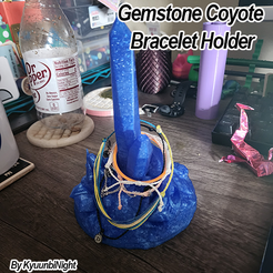428fc8eb-a18a-4361-9d02-7a78953bae35.png Archivo STL gratis Piedra preciosa Coyote cráneo pulsera titular・Objeto imprimible en 3D para descargar
