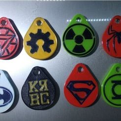 885dbfdb550d08fc762d046001f65772_preview_featured.jpg Collection Keychains Logos Super Heroes