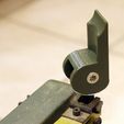 img2.JPG Eccentric quick-release fastener for scroll saw DS460