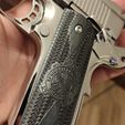 IMG_20220321_211810.jpg COLT 1911 BASIC GRIPS WITH PATTERN AND SPRINGFIELD LOGO