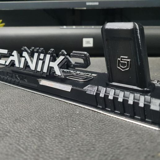 f06abaa1-c6c2-4109-8726-7340d4c07375.jpg CANIK TP9 Display-Ständer (Update Neue Basis)