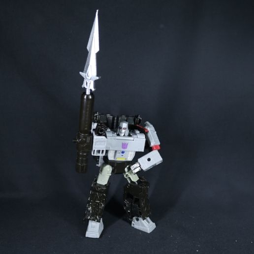 08.jpg Dimensionsklinge für Transformers Megatron