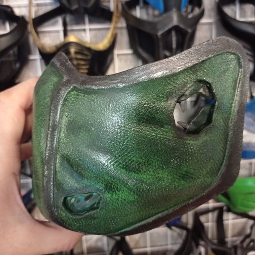 IMG_20211124_081826.jpg Reptile mask from Mortal Kombat