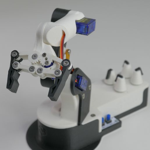P1340115.jpg Mini Robotic Arm 💪