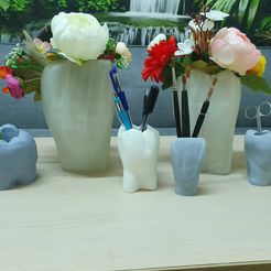 vase-and-holder.jpeg Tooth shape vase Upper Molar #PLANTERSXCULTS