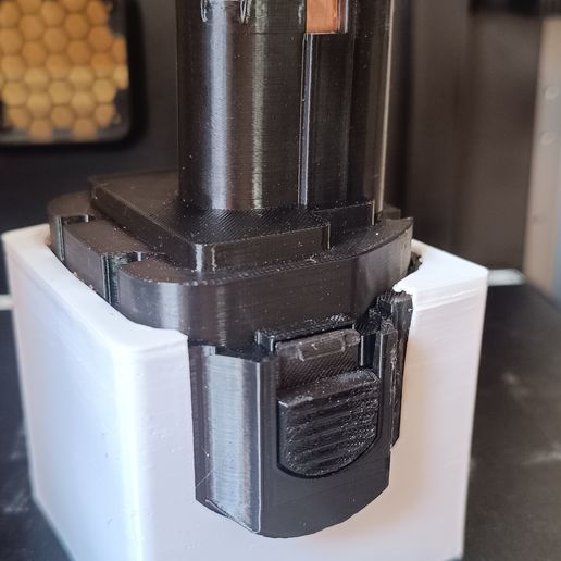 IMG_20251012_095443.jpg Makita battery case analog for 6 18650 batteries with balancer for Makita 6271D screwdriver