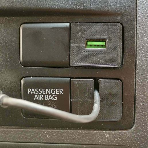 IMG_20190729_132413.jpg Enchufe ciego / enchufe ciego con cargador USB / enchufe ciego con salida de cable para VW Transporter T5 (y probablemente T6)