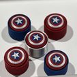 485803874_10171017203345035_2649920544158002060_n.jpg Captain America Clicker Fidget and Keychain