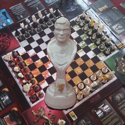 2dabb63f-2eb4-4ab5-9918-0de27f31cfb9.jpg Jaime Lannister chess piece