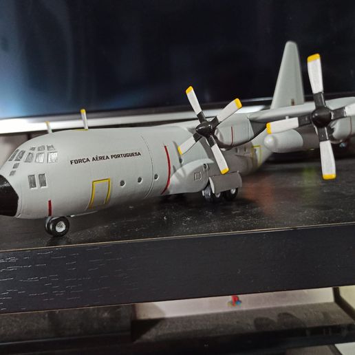 Cargoplane Lockheed C-130-H Hercules