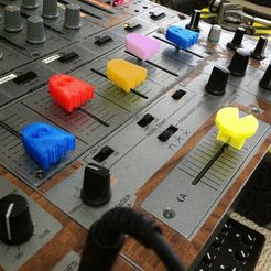 Retro_Pacmixer_display_large.JPG Fichier STL gratuit Crossfader de Pacman Trick Scratch Fader・Objet à télécharger et à imprimer en 3D