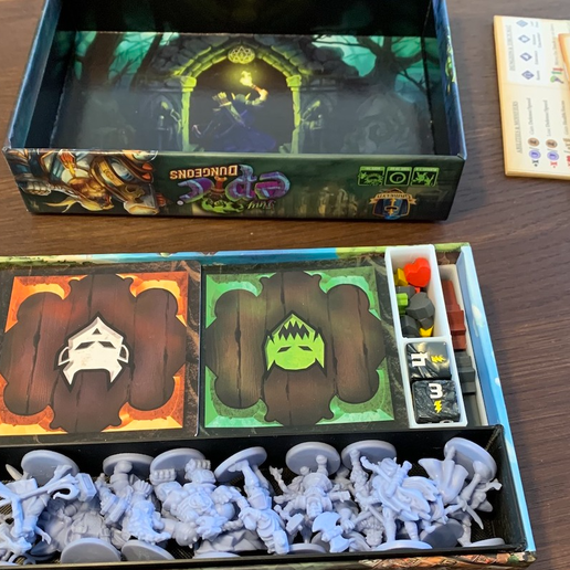 Tiny Epic Dungeons + expansion insert