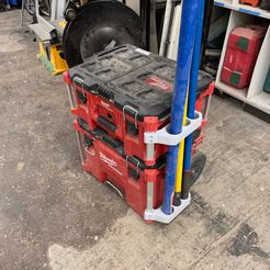 DFB1A292-0154-4D6B-B30F-69EFF1295F59.jpeg STL file MILWAUKEE PACKOUT Pole/broom MOUNT・3D print model to download