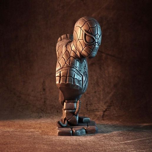 1000X1000-spiderman-2.jpg Busto del Hombre Araña (fan art)