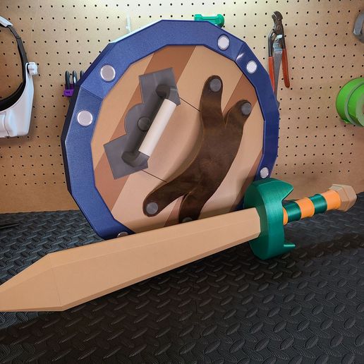 20220422_162123.jpg Skyward Sword Banded Shield