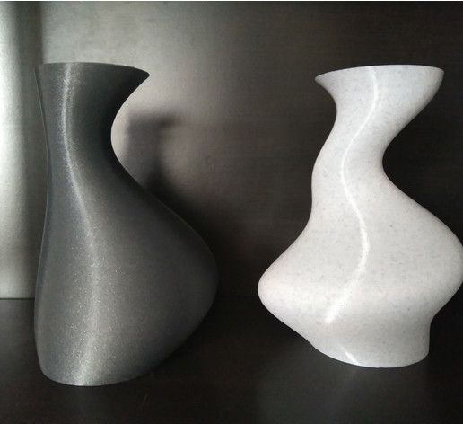 48e749df017258bfd456a29d4f228ca1_preview_featured.jpg Zwei einfache Vasen
