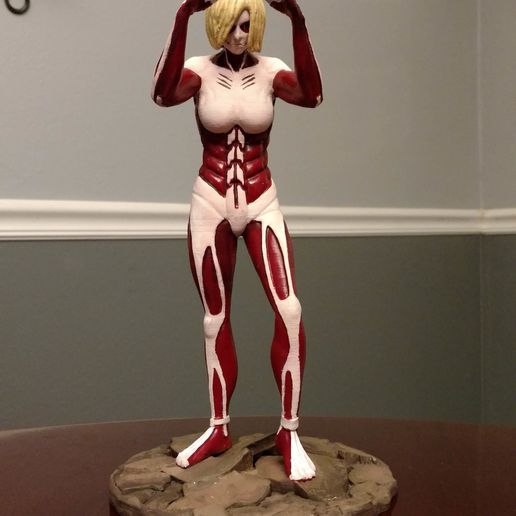 AoTfemPrime0alt.jpg Attack on Titan - Weiblicher Titan