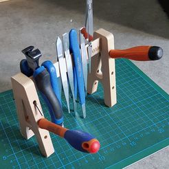 20190904_184419.jpg Fichier STL gratuit Support pinces et tournevis・Modèle à télécharger et à imprimer en 3D
