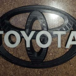 toy01.jpg Toyota badge combo