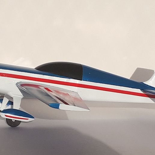 1.jpg Extra EA-300 Scale Model 1:20