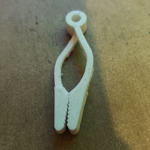 20230121_132421.jpg clamps to hold