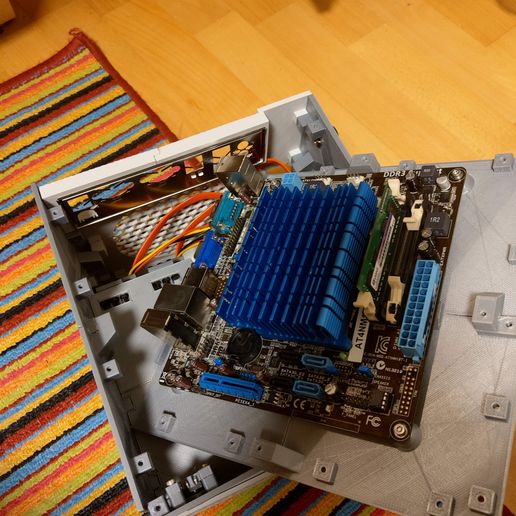 IMAG3508.jpg Netzwerkspeicher für 4x3,5" Schächte (NAS)