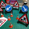 20230202_214133.jpg 1/14th Scale Plastic Road Sign - Triangle
