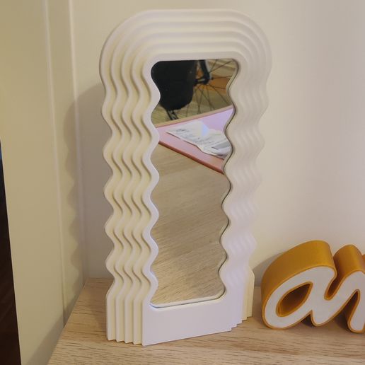 1000014744.jpg Mirror inspired by ultrafragola