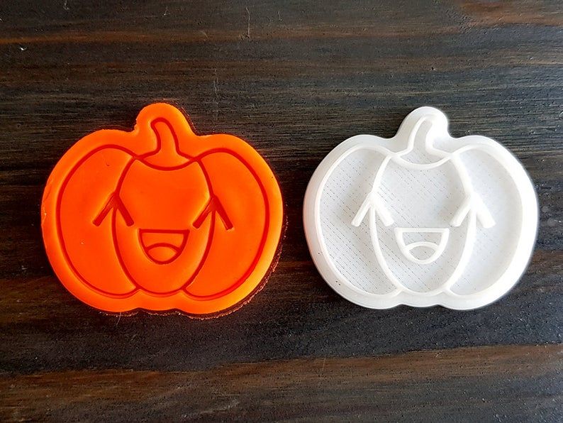 Cute Pumpkin(10) Cookie Cutter 1.jpg STL file Cute Halloween Pumpkin Cookie Cutter set of 12・3D printing idea to download, roxengames