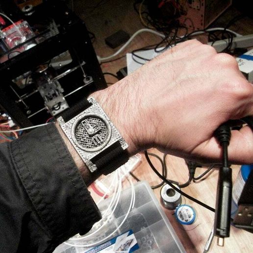 MakerBot Watch.jpg Es ist MakerBot-Zeit - Uhr