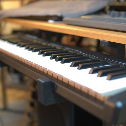 alesis_q49_midi_keyboard_holder.jpg MIDI Keyboard under desk mount for Alesis Q49